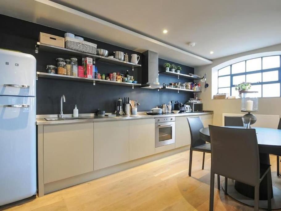 Manhattan Style Apartment In Fulham Лондон Экстерьер фото